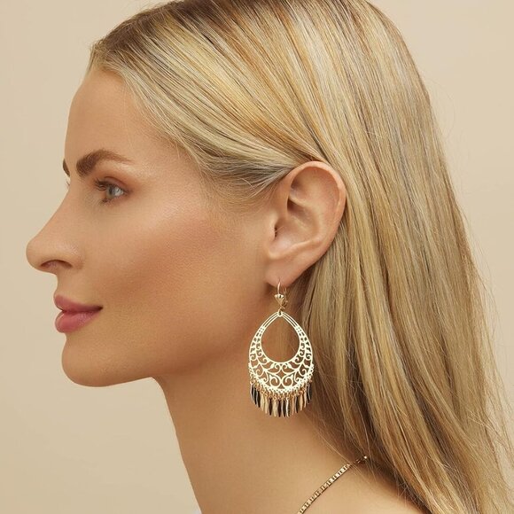 Elegant 18K Gold Plated Filigree Chandelier Earrings - Perfect for Gifting - Picture 4 of 7